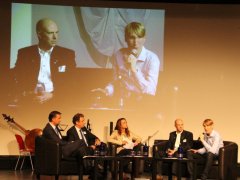 Anna-Gross-Moderatorin-Muenchen-Diskussion-2